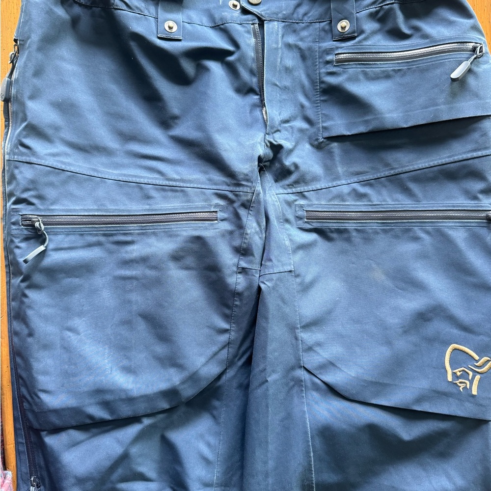 Norrona Lofoten Insulated Gore-Tex Ski Pants - Picture 4 of 9